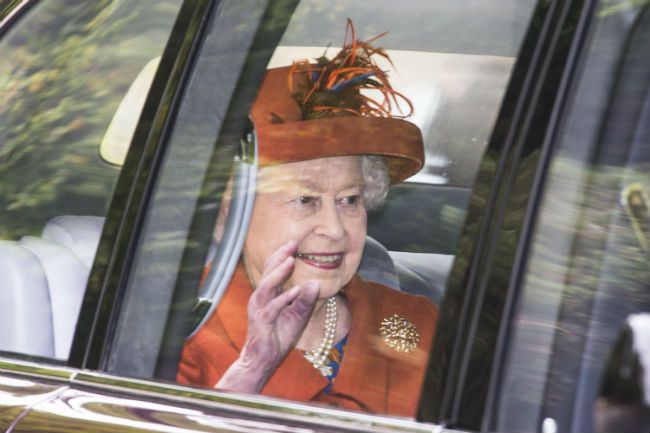 the queen balmoral sunday