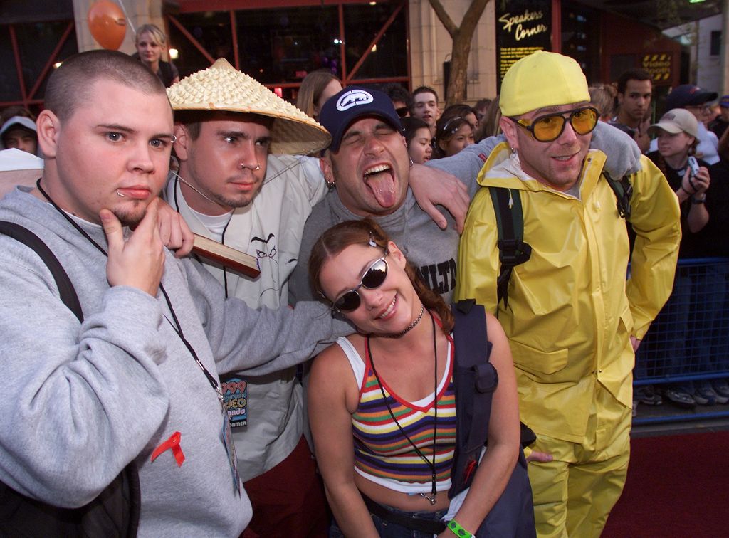 DIGITAL IMAGE-Members of Canadian band Len pause for pictures on their way into the MuchMusic Awards September 23.(BERNARD WEIL/TORONTO STAR) (Photo by Bernard Weil/Toronto Star via Getty Images)