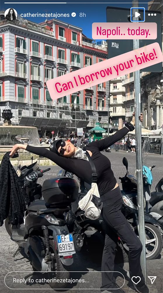 Catherine Zeta-Jones posing in Naples 