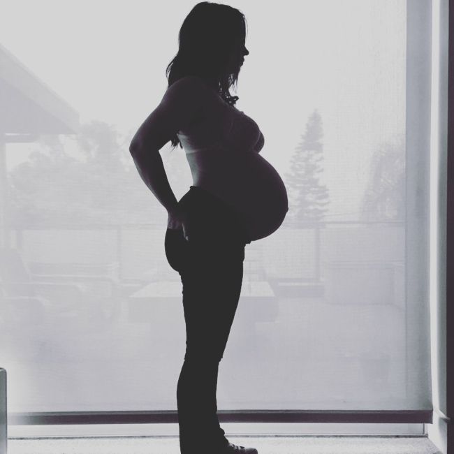 Jennifer Love Hewitt pregnant