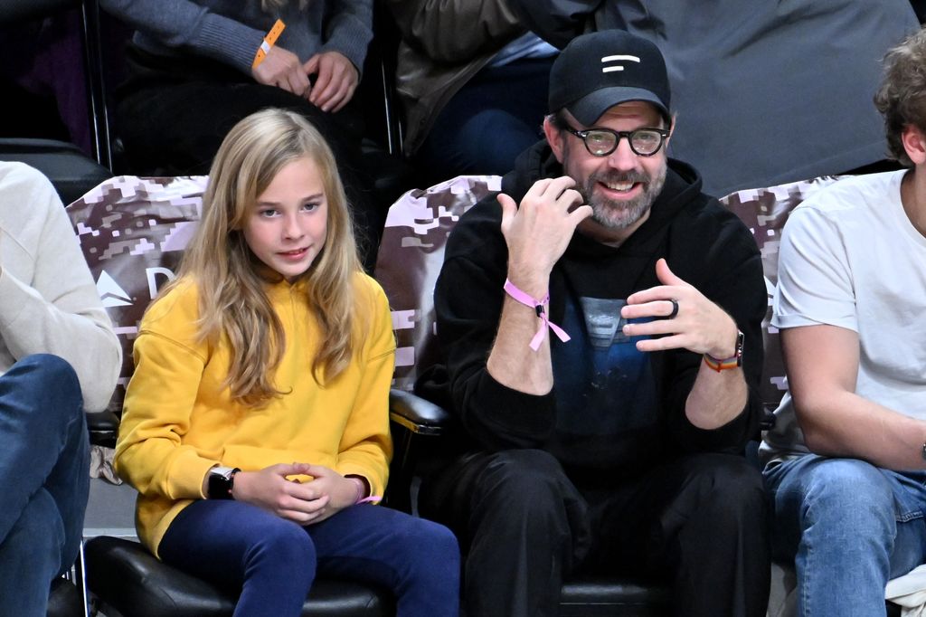 jason sudeikis and son otis courtside lakers vs magic