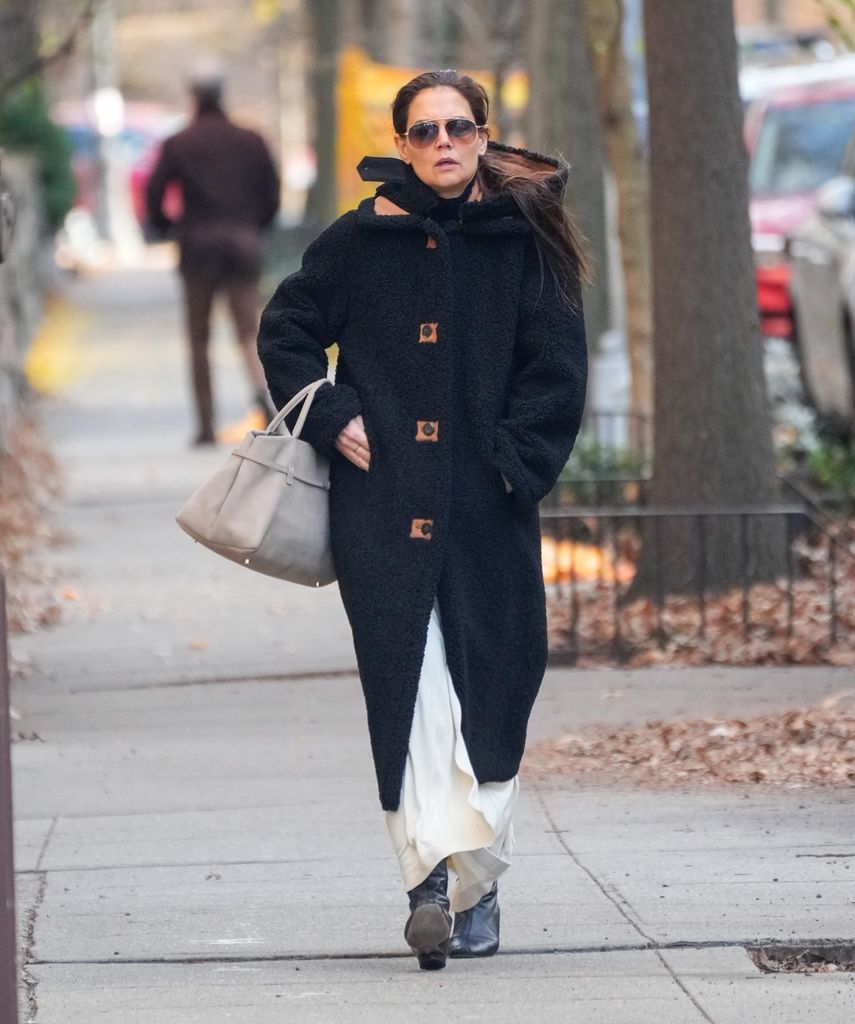 Katie holmes in duffle coat