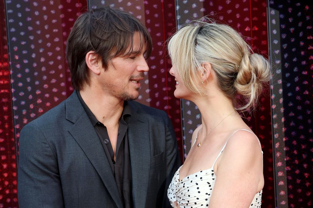 Josh Hartnett and Tamsin Egerton look at each other