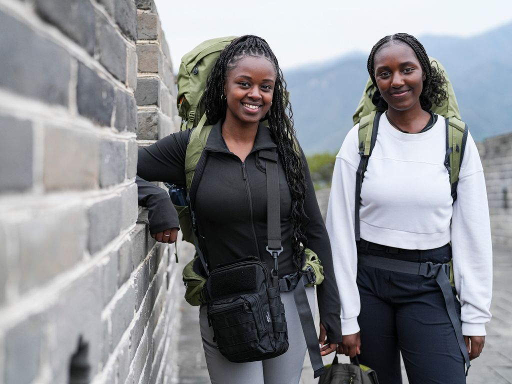 Elizabeth et Letitia ne se sont fiancés que 19 minutes après les vainqueurs