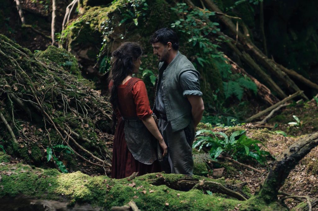 Jessie Buckley and Paul Mescal in Hamnet