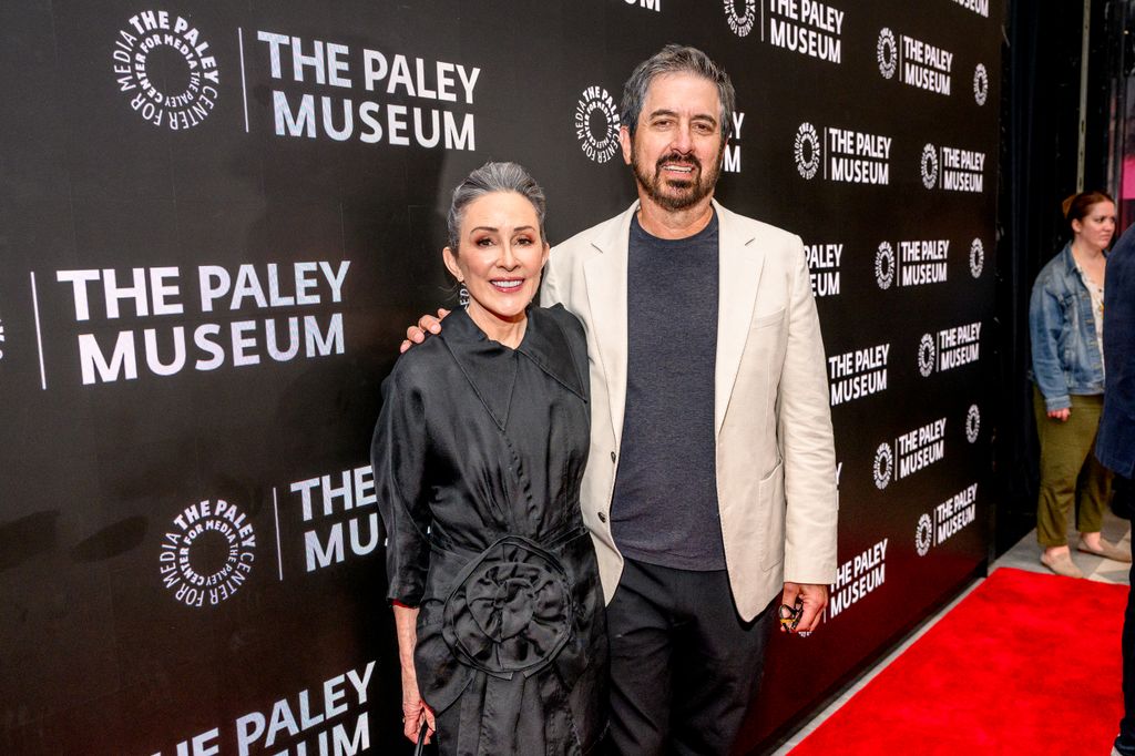 Ray with on-screen wife Patricia Heaton 