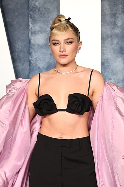 Oscars After Party 2023 Florence Pughs Outfit Proved The Belly Button Is Back In Fashion Hello 