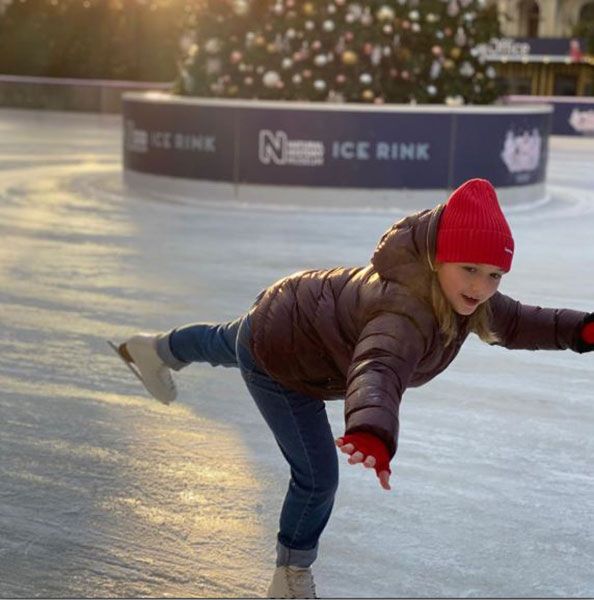 harper beckham ice skating