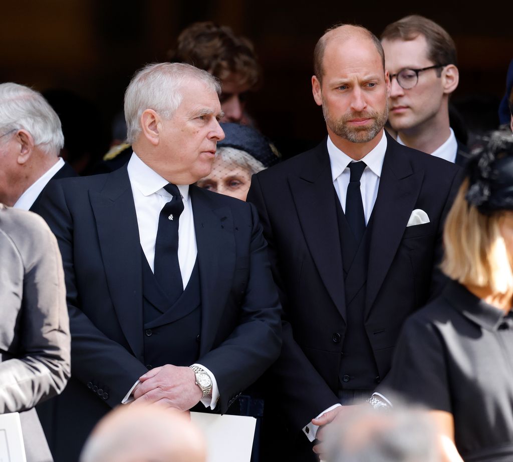 Le prince Andrew et le prince William aux funérailles de la duchesse de Kent