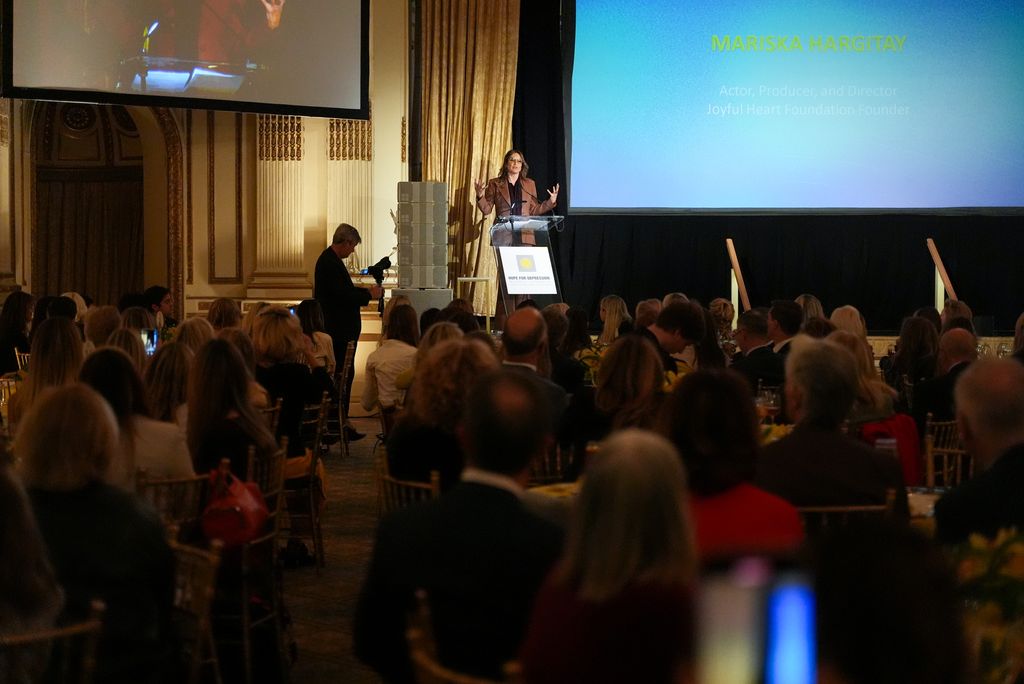 Mariska captivated the crowds at the annual luncheon 