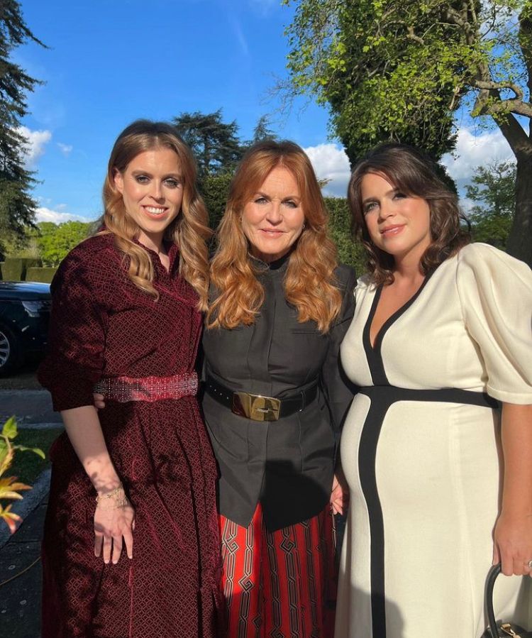 Princess Beatrice, Sarah, Duchess of York and Princess Eugenie pose for a snap before the coronation concert