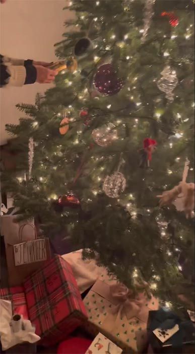 jennifer aniston christmas tree
