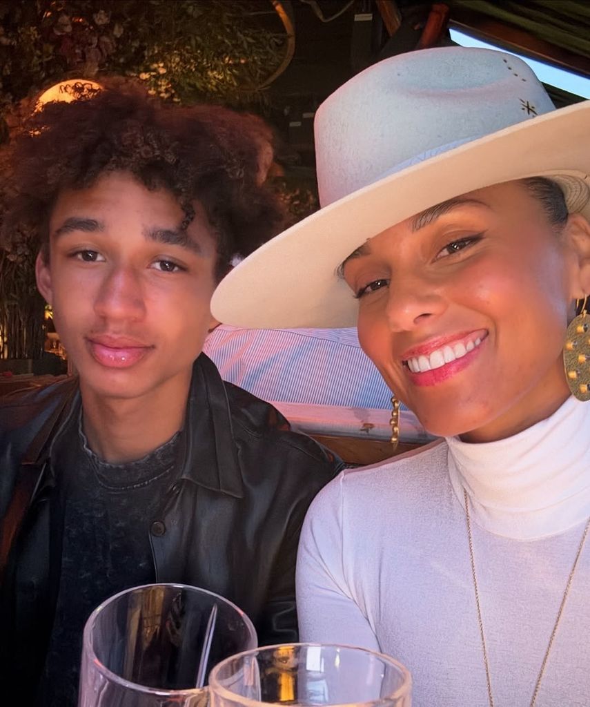 Alicia Keys et fils Egypte en profitant d'une soirée