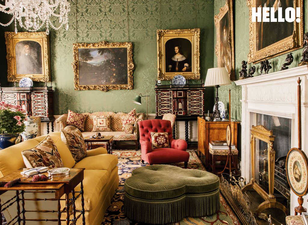 La salle hollandaise superbement décorée à l'intérieur du parc Buscot