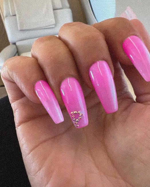 kim kardashian manicure neon hot pink