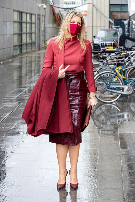 queen maxima red leather outfit