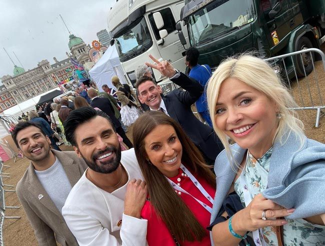 holly willoughby and rylan queens pageant