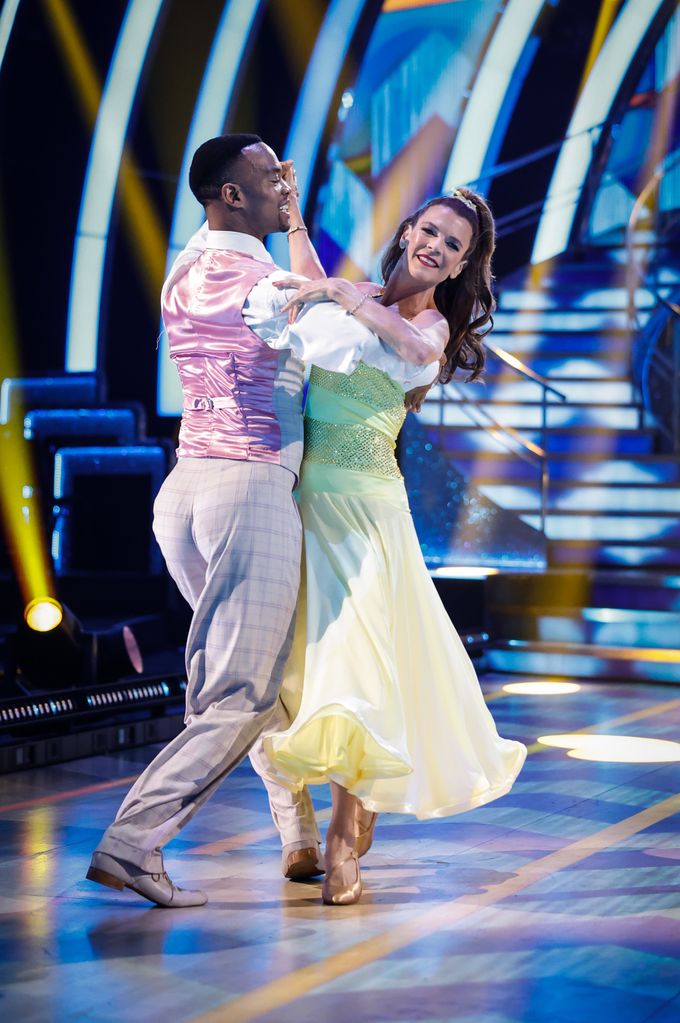 Annabel Croft and Johannes Radebe dancing a quickstep