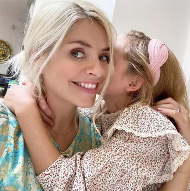 holly willoughby daughter