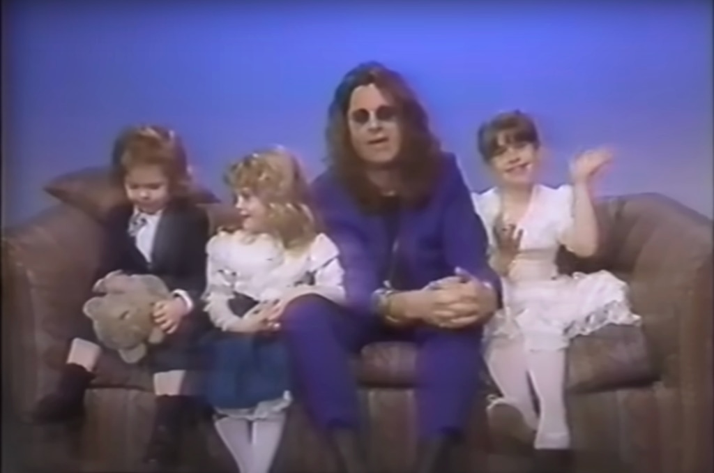 Ozzy Osbourne avec ses trois enfants sur le Show de Joan Rivers en 1991