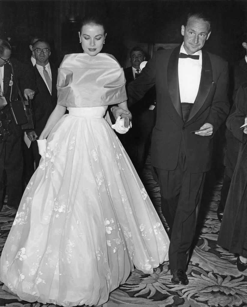  Grace Kelly with publicist in black and white