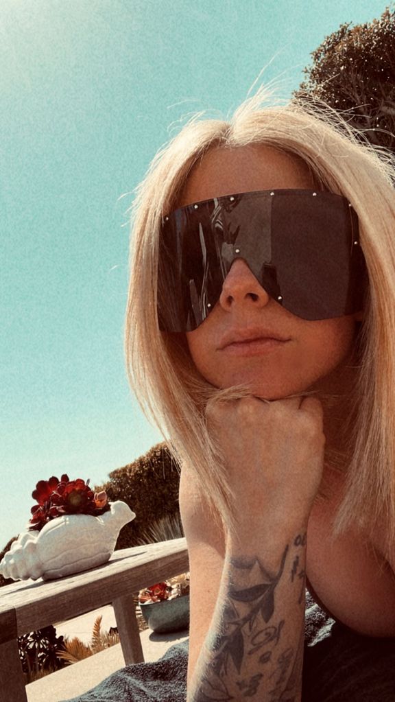 Avril Lavigne's photograph shared on Instagram