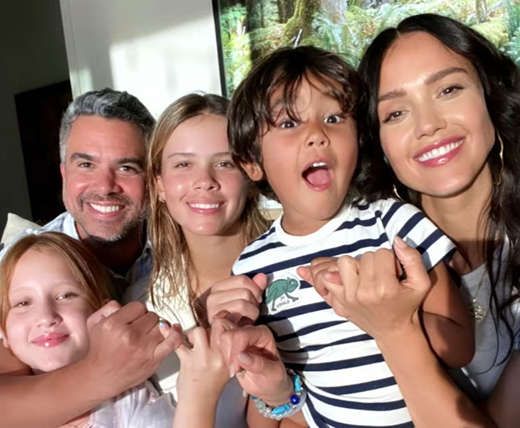 Jessica Alba (right) poses for a selfie with (right to left) son Hayes, daughter Honor, husband Cash, and daughter Haven 