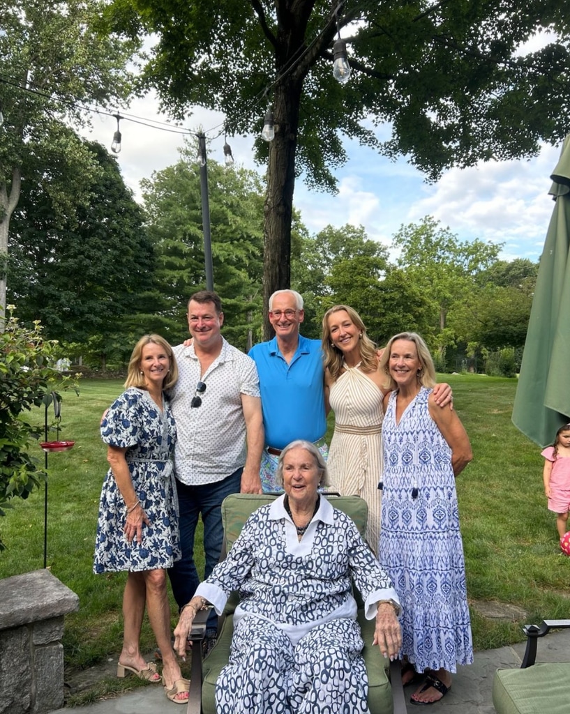 Photo shared by Lara Spencer on Instagram featuring her mother Carolyn von Seelen, celebrating her 85th birthday, with who appears to be her four siblings