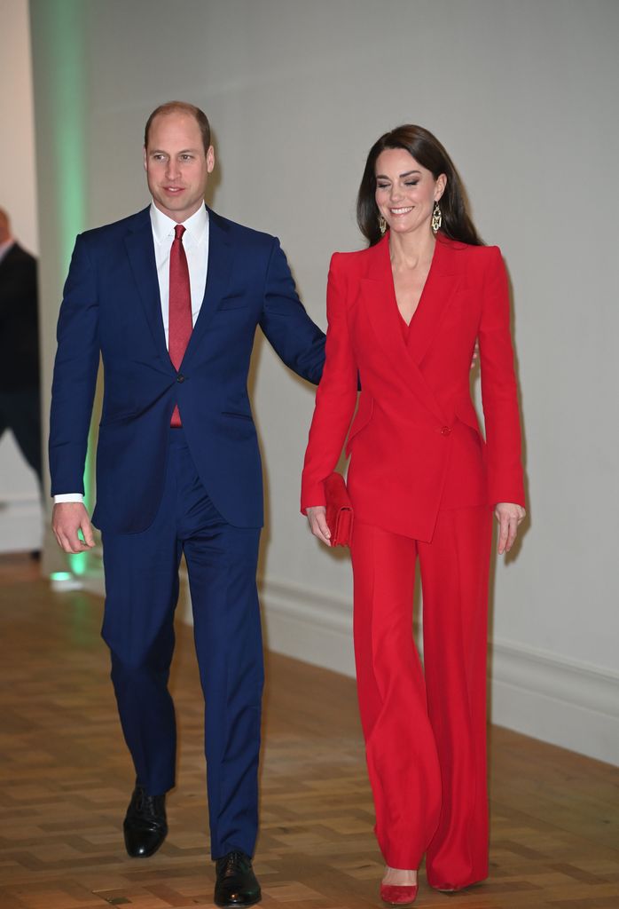 Kate's trousers similar suits #katemiddleton #princessofwales | Instagram