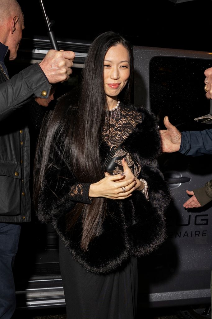 photo de Min Ah sortant d'une voiture