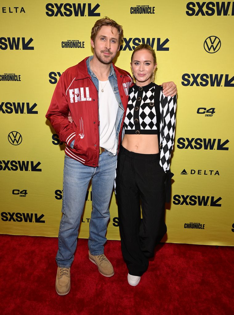 Emily posed with her co-star Ryan Reynolds who also opted for a casual 'fit