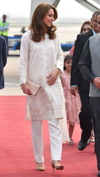 kate arrival outfit details
