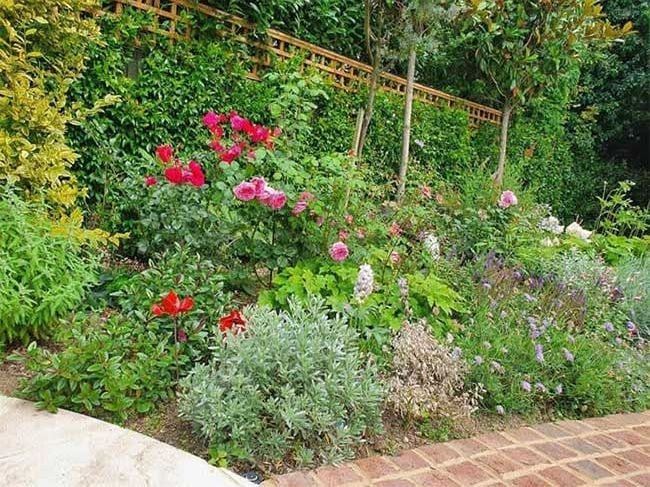 19 Ruth Langsford Eamonn Holmes house garden