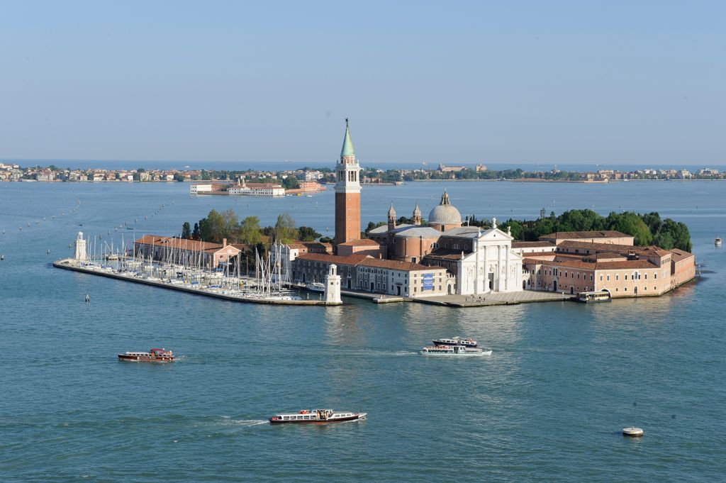 Jeff and Lauren will reportedly wed at an open-air theater on San Giorgio Maggiore island in Venice