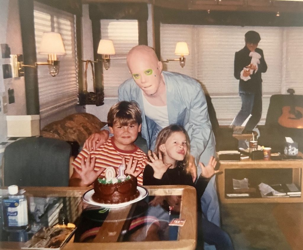 kevin bacon throwback photo with kids travis and sosie