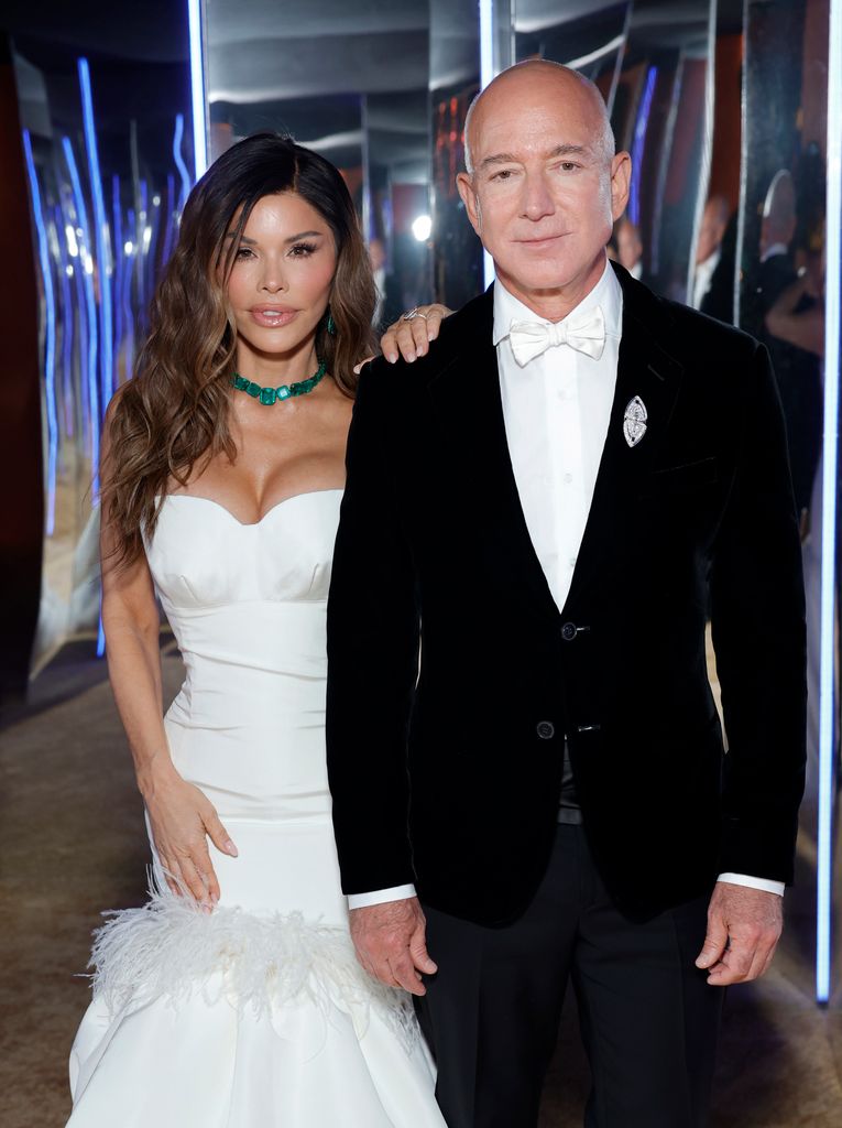 Lauren Sanchez: Is Her Marriage To Jeff Bezos Crumbling? The Shocking Reason - ee35bhv