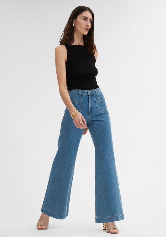 Victoria Beckham's high-waisted 70s-style jeans are living in my
