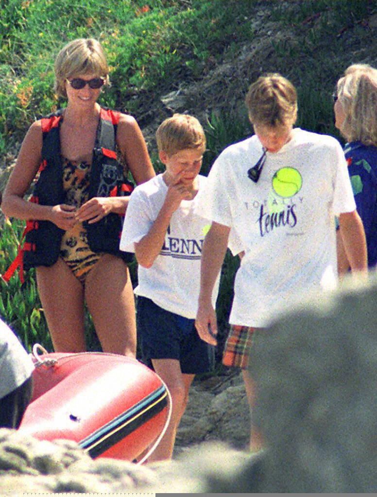 Princess Diana with Prince Harry and Prince William in Saint-Tropez