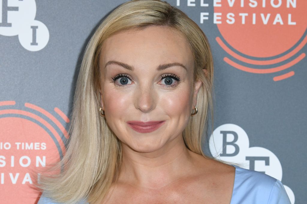 Call The Midwifes Helen George Pictured With Young Daughters After Split Hello 0414