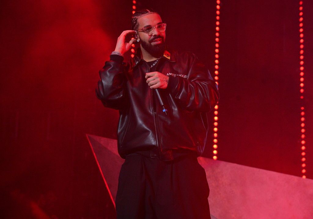 Drake on stage in 2022