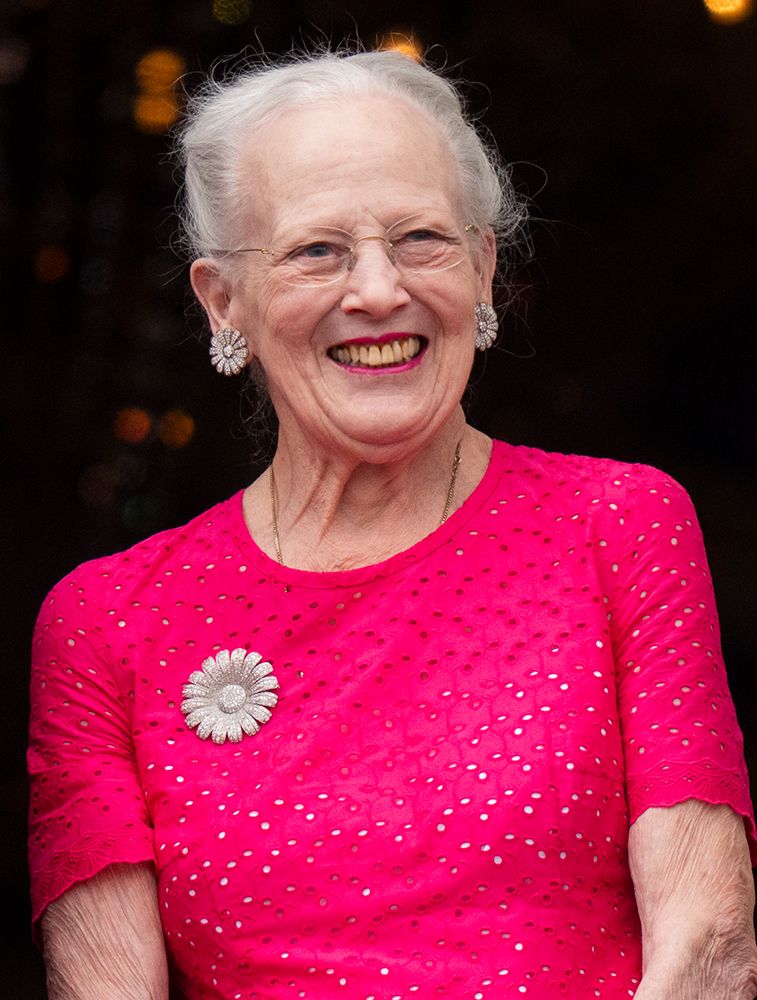 Queen Margrethe wearing the infamous Daisy brooch