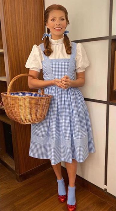 holly willoughby dorothy wizard of oz