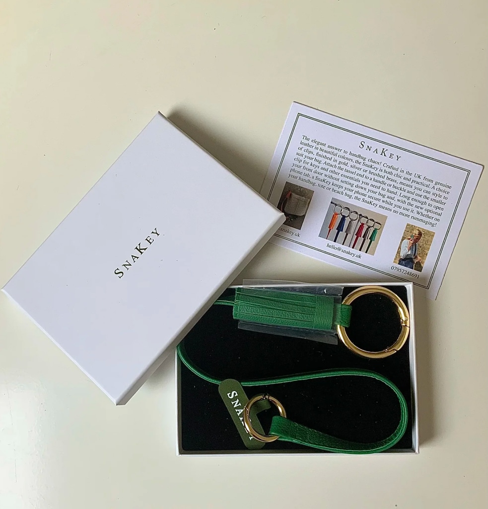 Emerald Green by snakey