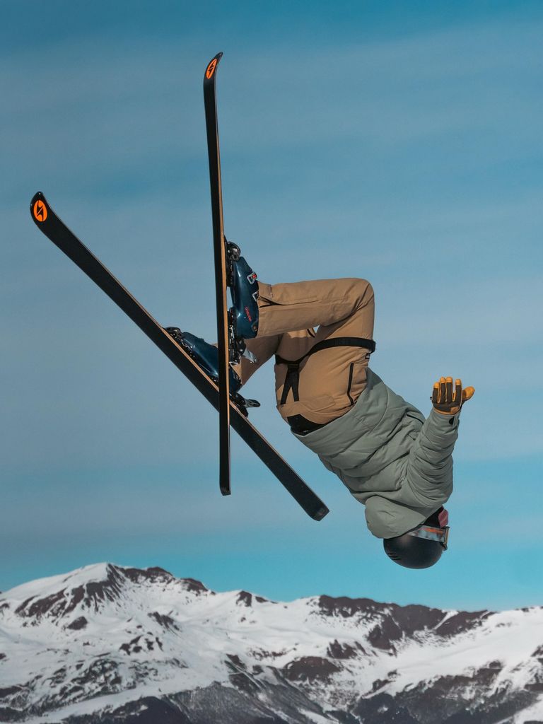 Spencer Matthews skiing