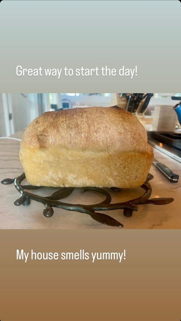 Carrie Underwood shares a photograph of the sourdough she'd baked at home on her Instagram Stories