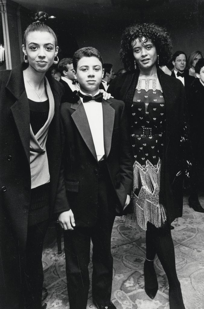Diahnne Abbott, daughter Dreena De Niro and son Raphael De Niro attend the premiere of Awakenings on December 17, 1990 at Loew's Fine Arts Theater in New York City