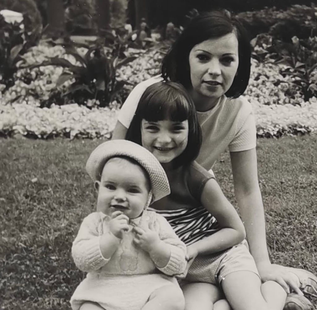 Lorraine Kelly posted a photo of her mother Anne and her younger brother Graham