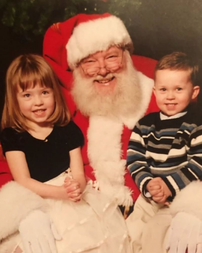 sydney sweeney santa childhood