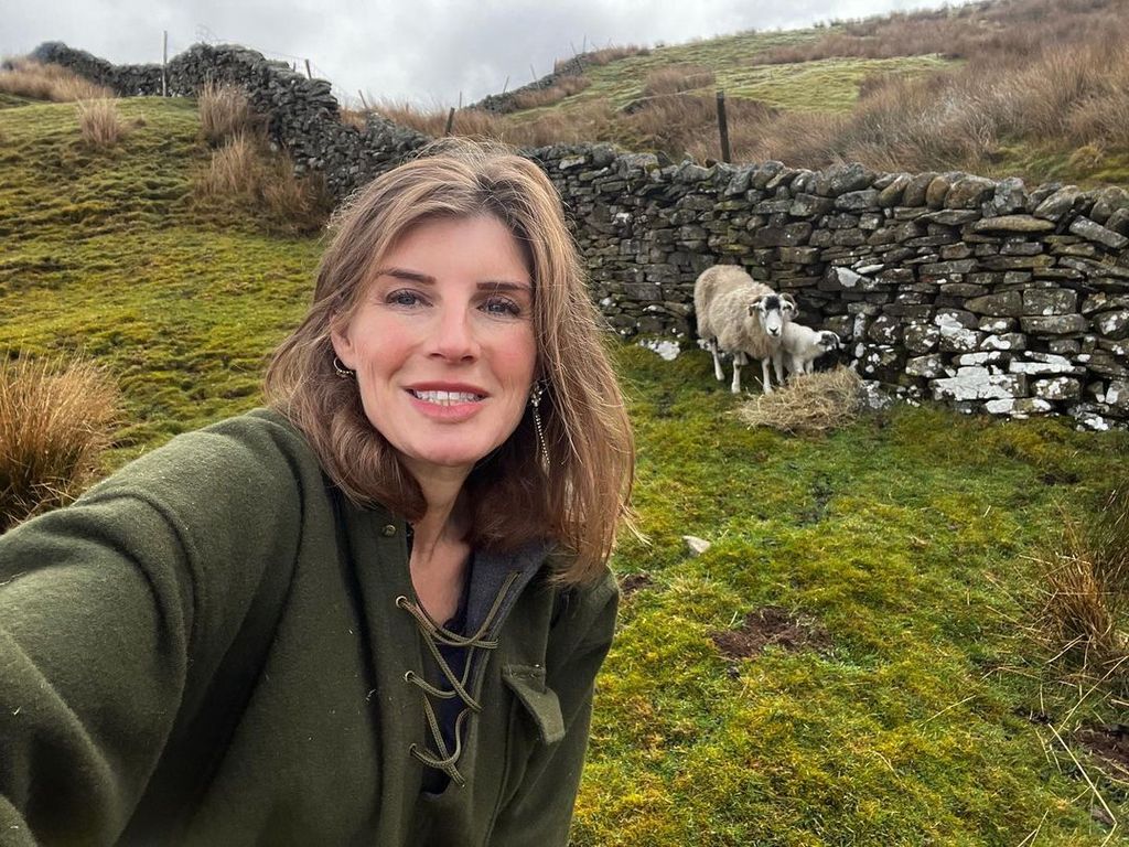 selfie with sheep at Amanda Owen's farm 