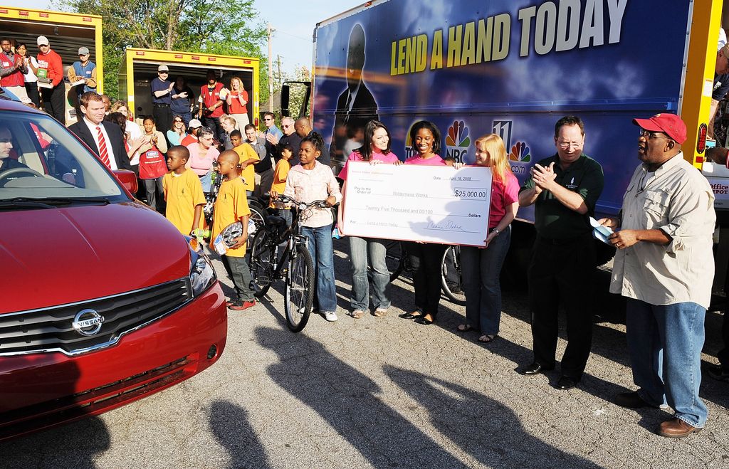 Staff of Marina Maher and kids from "Wilderness Works" celebrate 25 years by giving back as part of "Lend a Hand Today" during The TODAY Show with Al Roker in Atlanta Georgia on April 18, 2008
